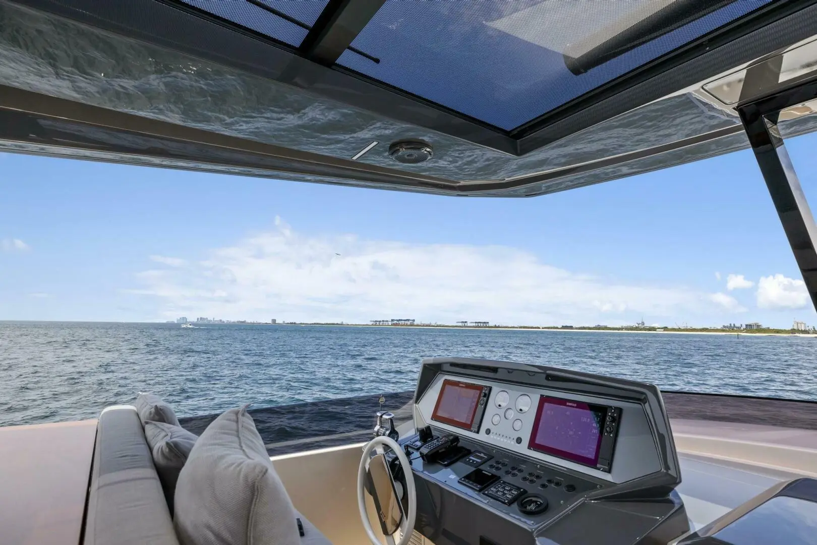 Thumbnail von Ferretti Yachts 850