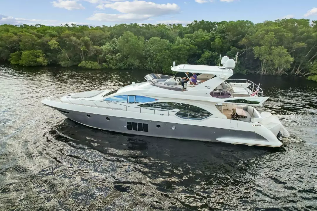 Azimut 70 Somewhere I Belong