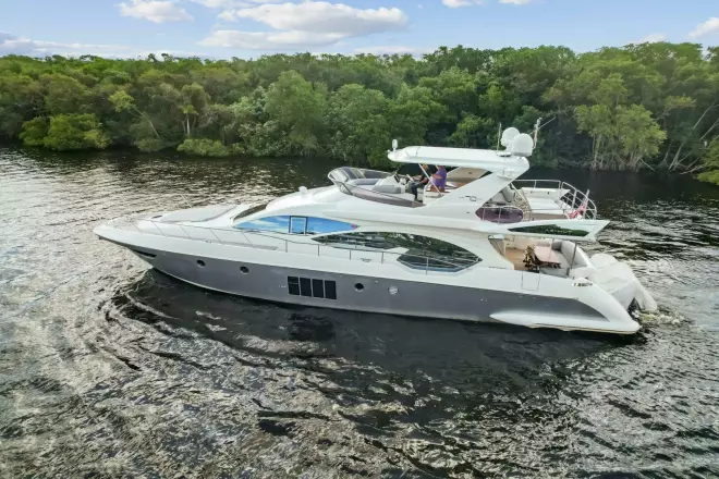 Azimut 70 Somewhere I Belong