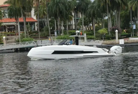 Astondoa 377 Coupe Outboard