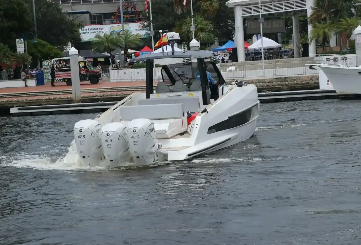 Thumbnail von Astondoa 377 Coupe Outboard