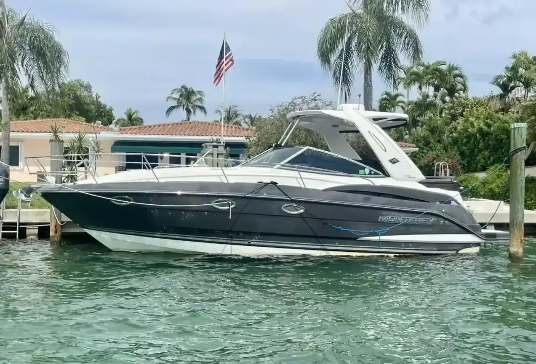 Monterey 335 Sport Yacht