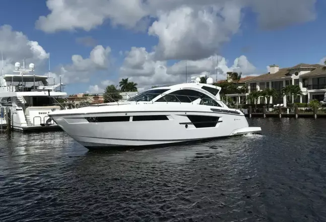 Cruisers Yachts 54 Cantius Catch Me