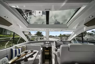 Thumbnail von Cruisers Yachts 54 Cantius Catch Me