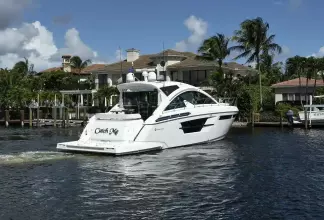 Thumbnail von Cruisers Yachts 54 Cantius Catch Me
