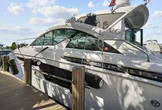 Thumbnail von Cruisers Yachts 54 Cantius Catch Me