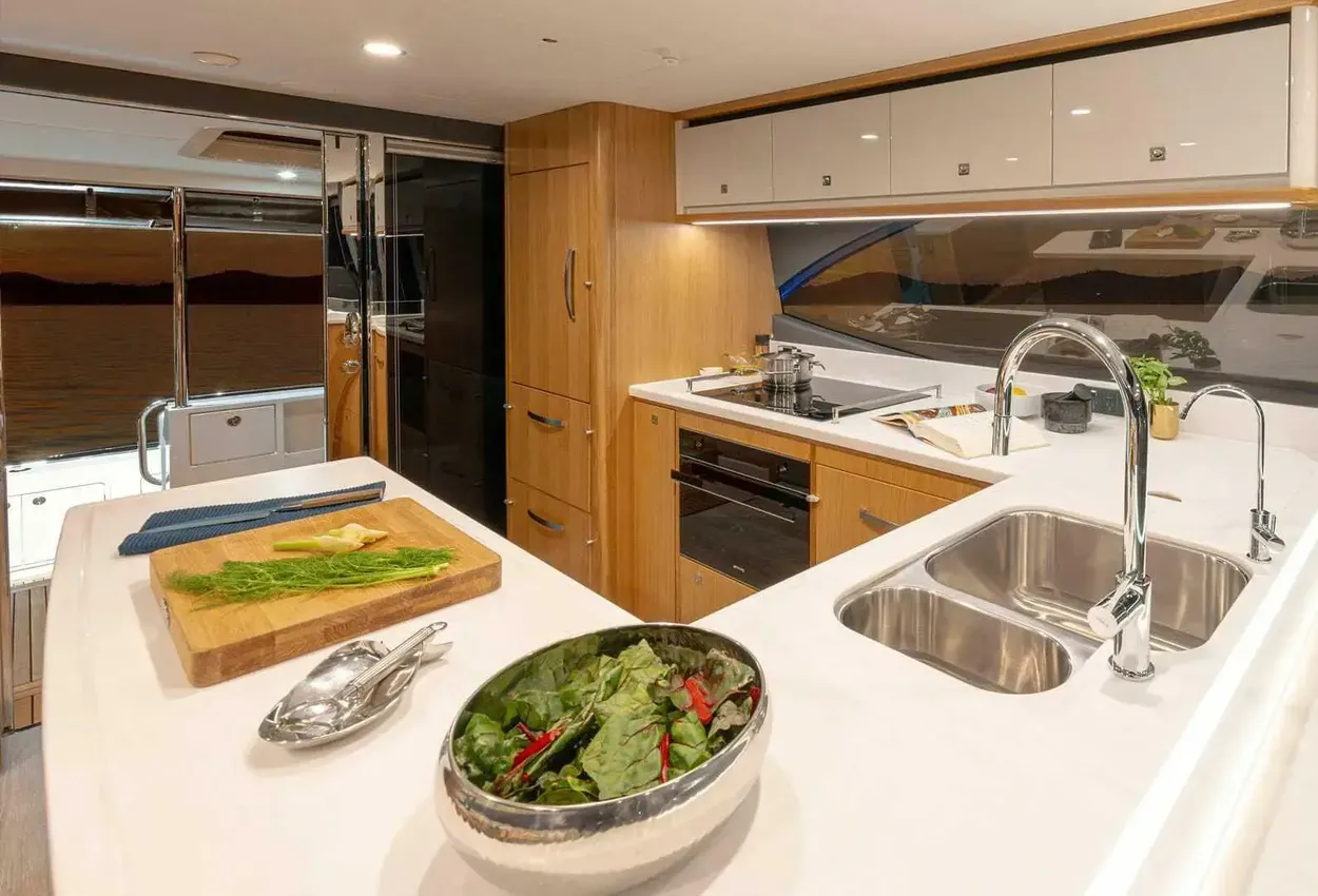 Thumbnail von Riviera 585 Suv