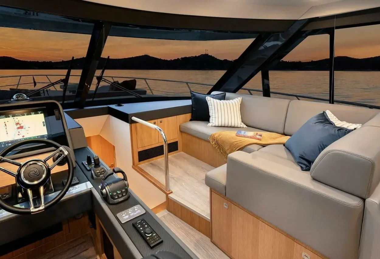 Thumbnail von Riviera 585 Suv