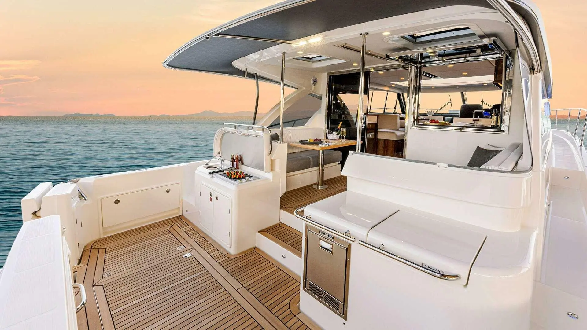 Thumbnail von Riviera 465 Suv