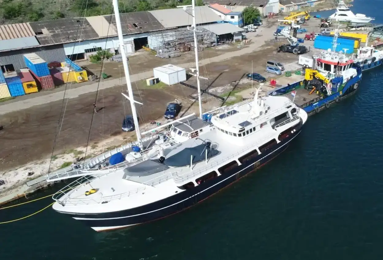 Custom Pilothouse Trawler Trawler