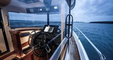 Thumbnail von Paragon 31 Flybridge