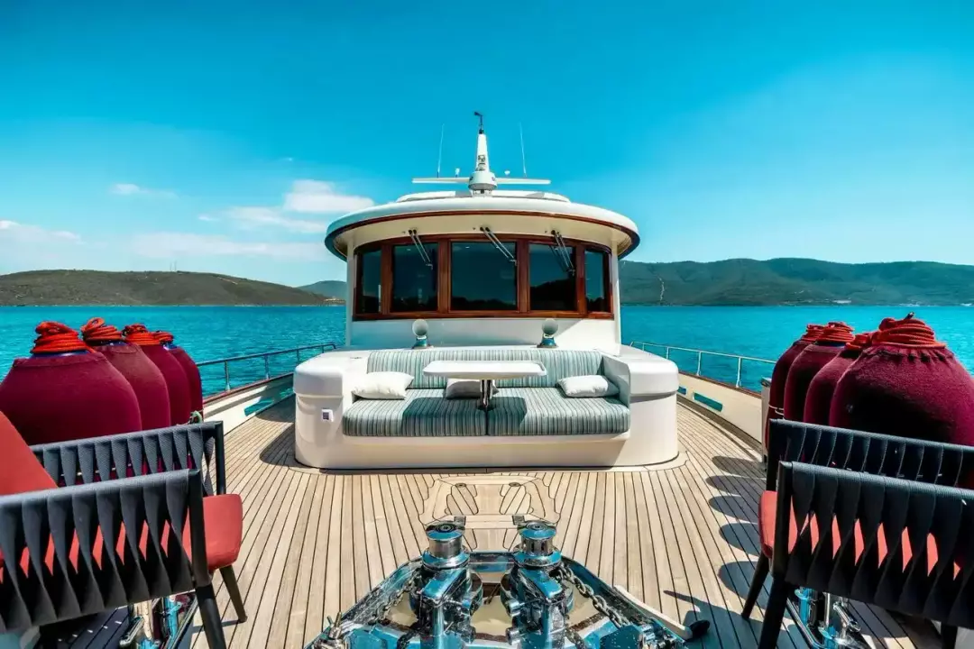 TAKA Yachts Custom DILNISIN