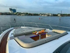 Thumbnail von Fairline Squadron 68