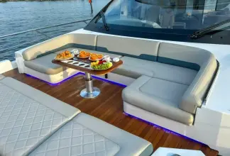 Thumbnail von Fairline Squadron 68