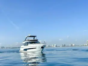 Thumbnail von Fairline Squadron 68