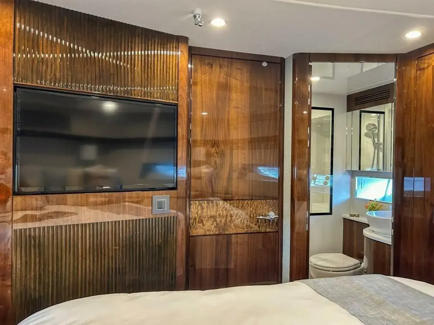 Thumbnail von Fairline Squadron 68