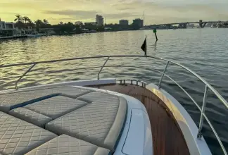 Thumbnail von Fairline Squadron 68