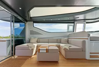 Thumbnail von Mangusta 	109 Yesenia