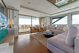 Thumbnail von Mangusta 	109 Yesenia