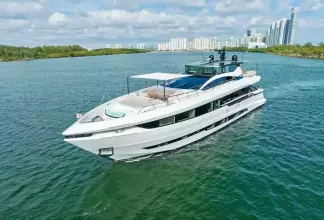 Thumbnail von Mangusta 	109 Yesenia