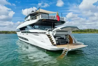 Thumbnail von Mangusta 	109 Yesenia