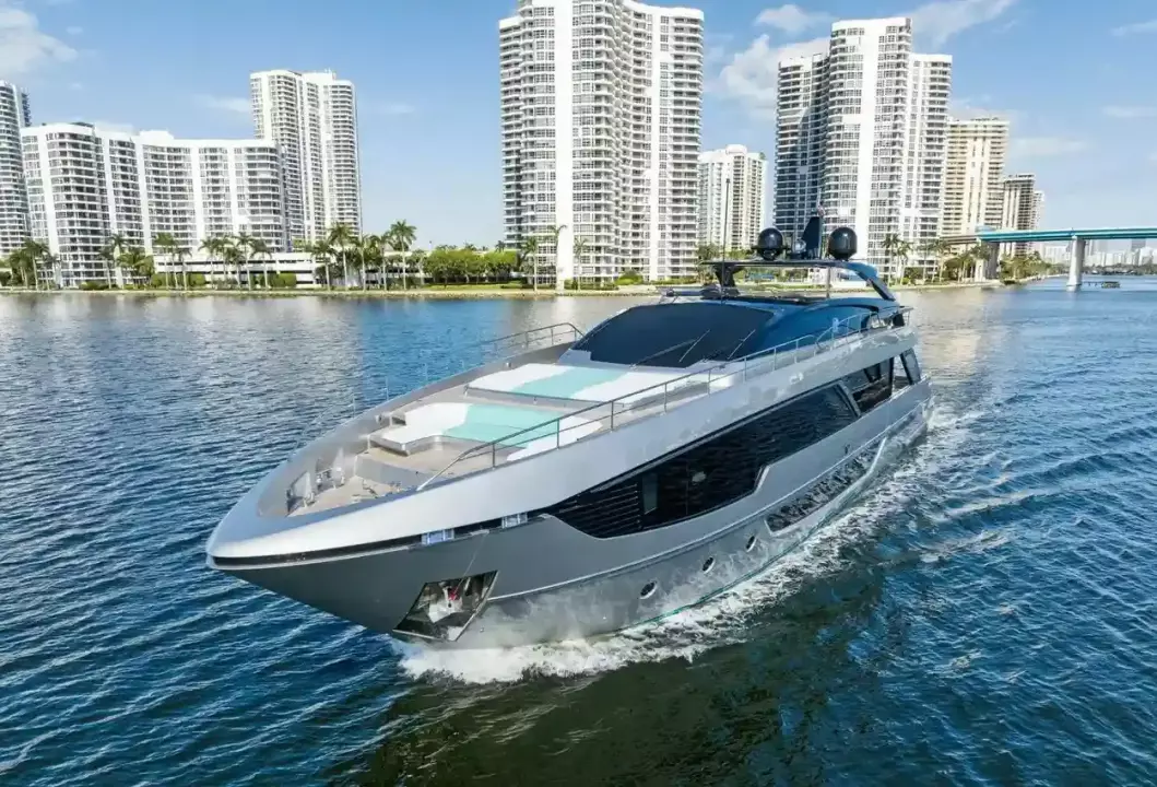 Riva 102 Corsaro Super BESO