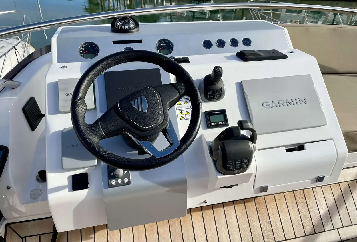 Thumbnail von Fairline Squadron 50