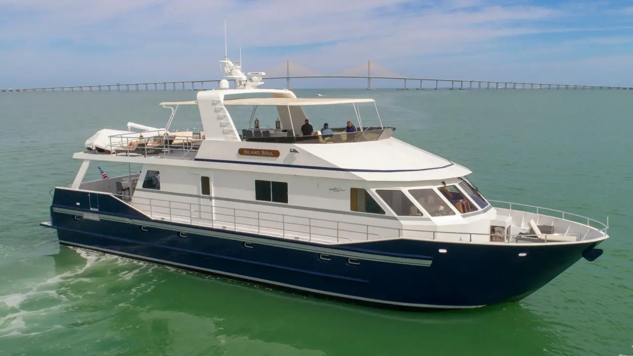 Custom Flybridge Motoryacht Island Soul