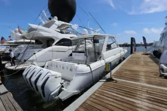 Thumbnail von Intrepid 475 Sport Yacht