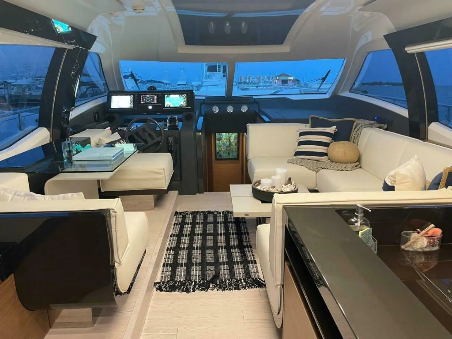 Thumbnail von Ferretti Yachts 550