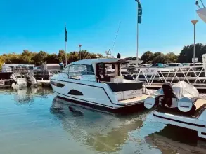 Thumbnail von Sealine C330 Open to Offers