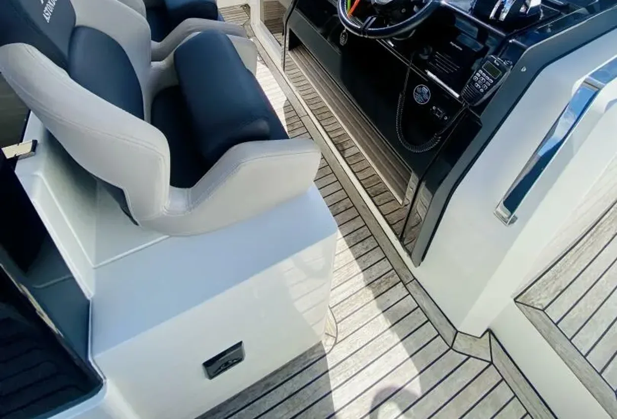 Thumbnail von Astondoa 377 Coupe