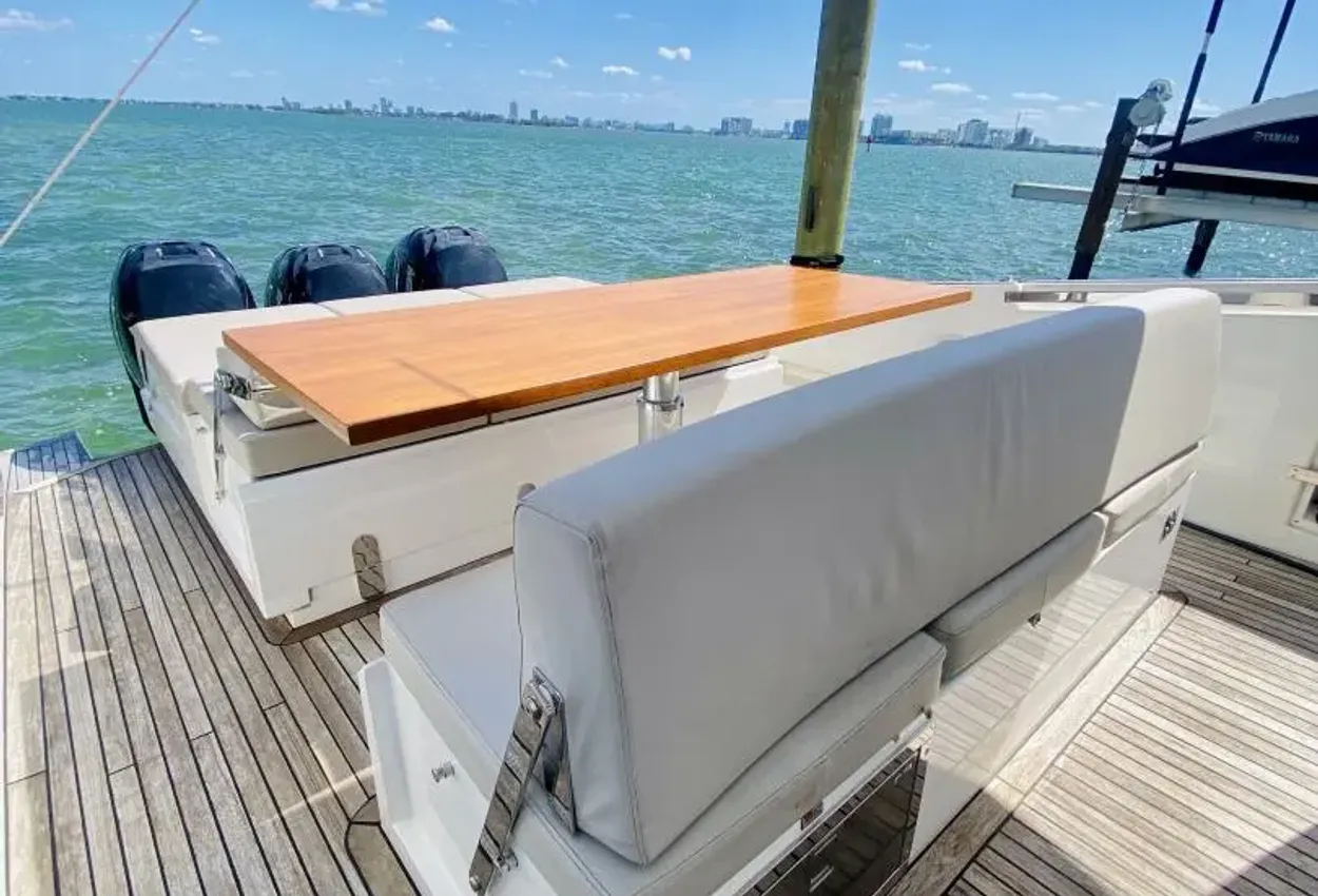 Thumbnail von Astondoa 377 Coupe