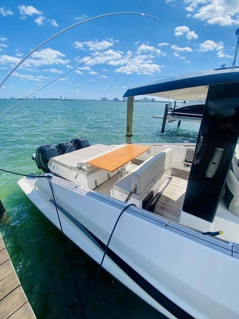 Thumbnail von Astondoa 377 Coupe