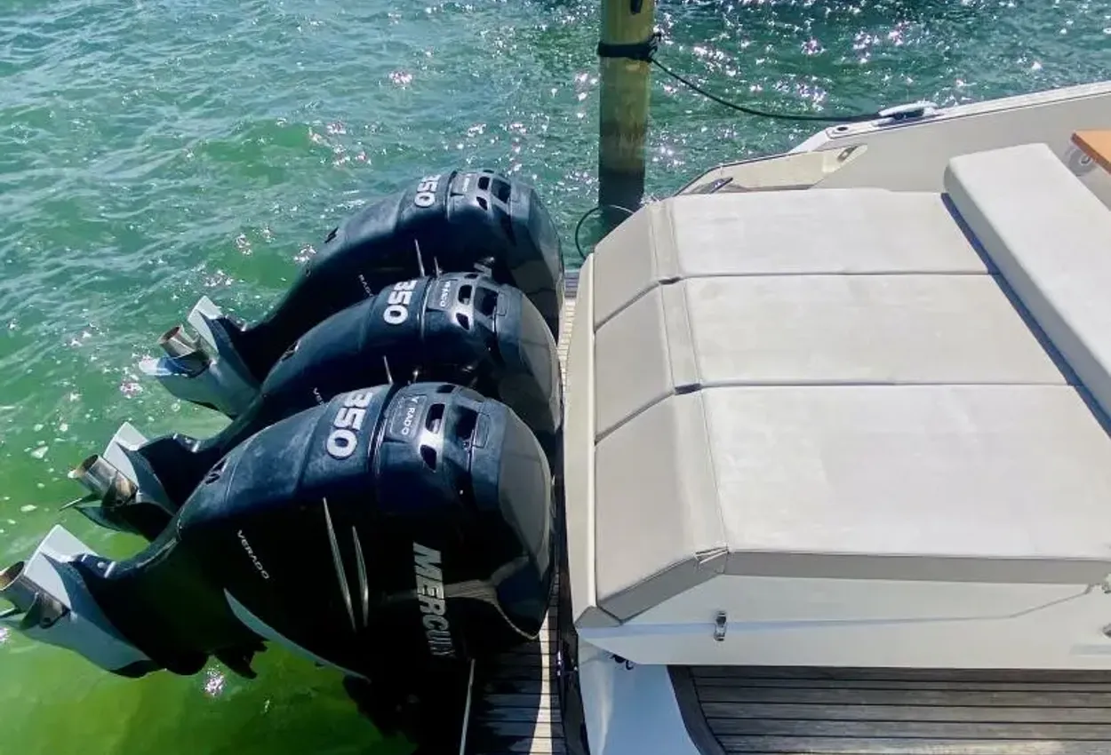 Thumbnail von Astondoa 377 Coupe