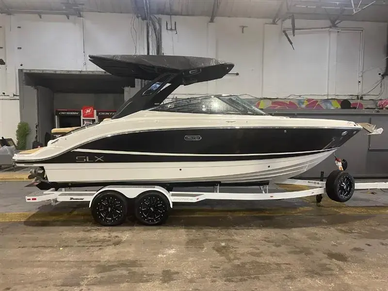Sea Ray SLX 260