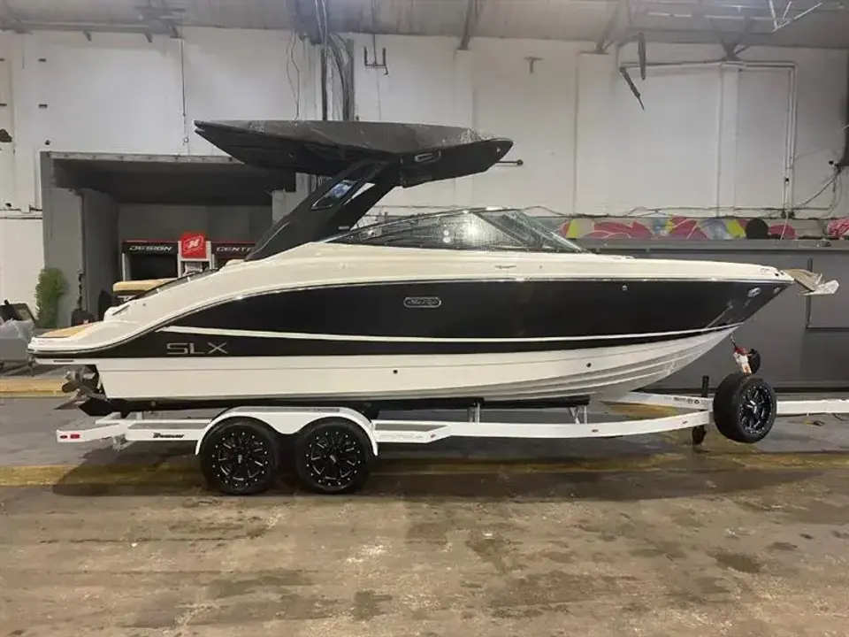 Sea Ray SLX 260 