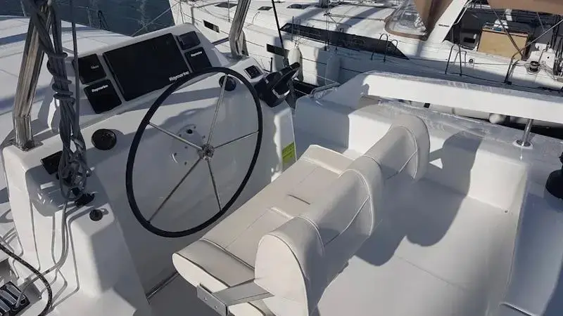 Thumbnail von Dufour Catamaran 48 1606