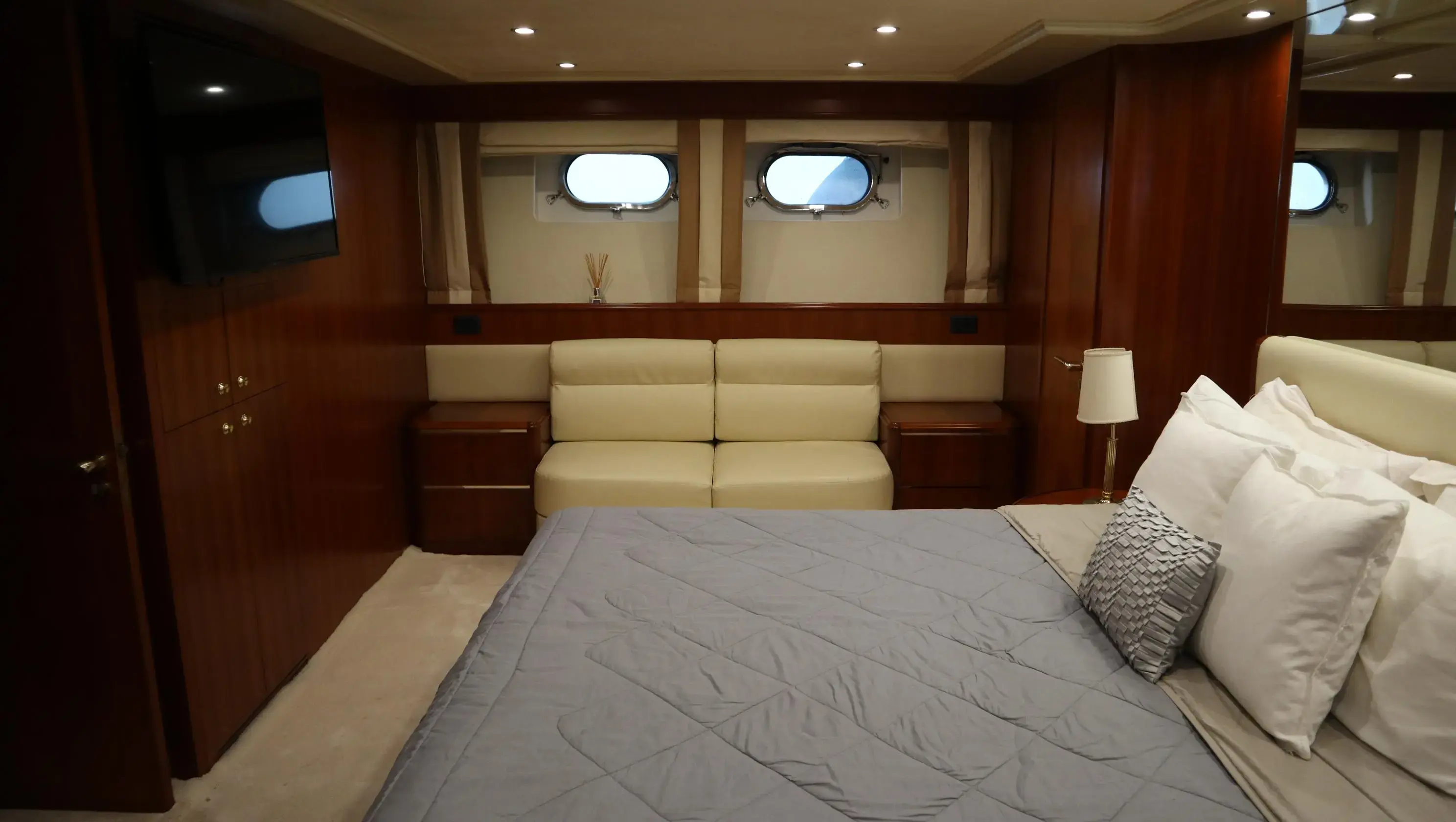 Thumbnail von Falcon 92 1593