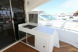 Thumbnail von Riviera 6000 Sport Yacht