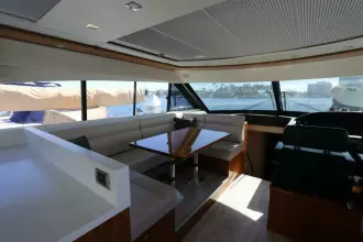Thumbnail von Riviera 6000 Sport Yacht