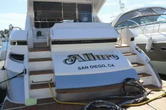 Thumbnail von Riviera 6000 Sport Yacht