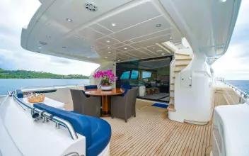 Thumbnail von Ferretti Yachts 881