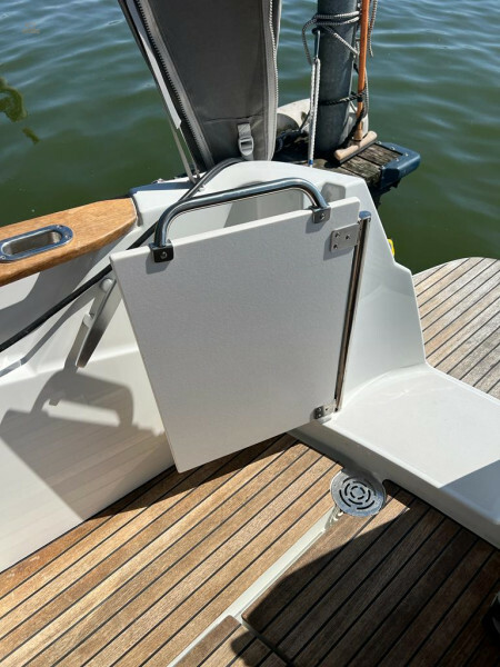 Thumbnail von BENETEAU ANTARES 30/33 FLY