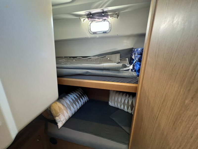 Thumbnail von BENETEAU ANTARES 30/33 FLY