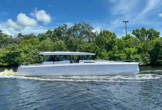 Axopar 45 XC Cross Cabin