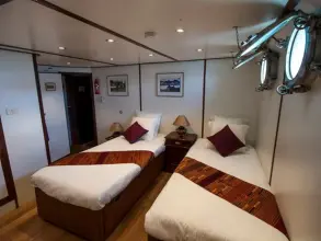 Thumbnail von RICHARD LOWESTOFT 86 KAMA BAY