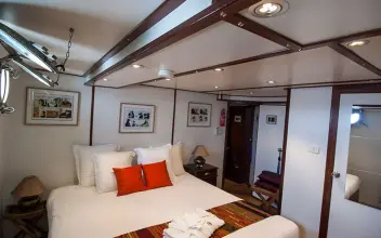 Thumbnail von RICHARD LOWESTOFT 86 KAMA BAY