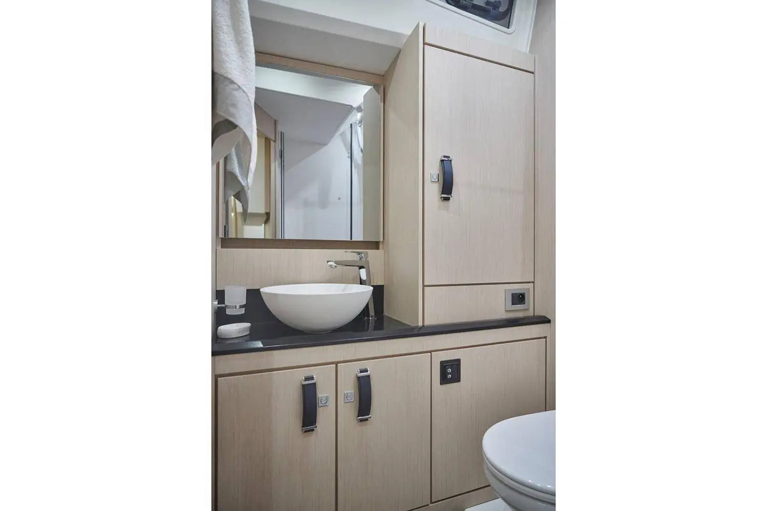 Thumbnail von Jeanneau Yachts 60