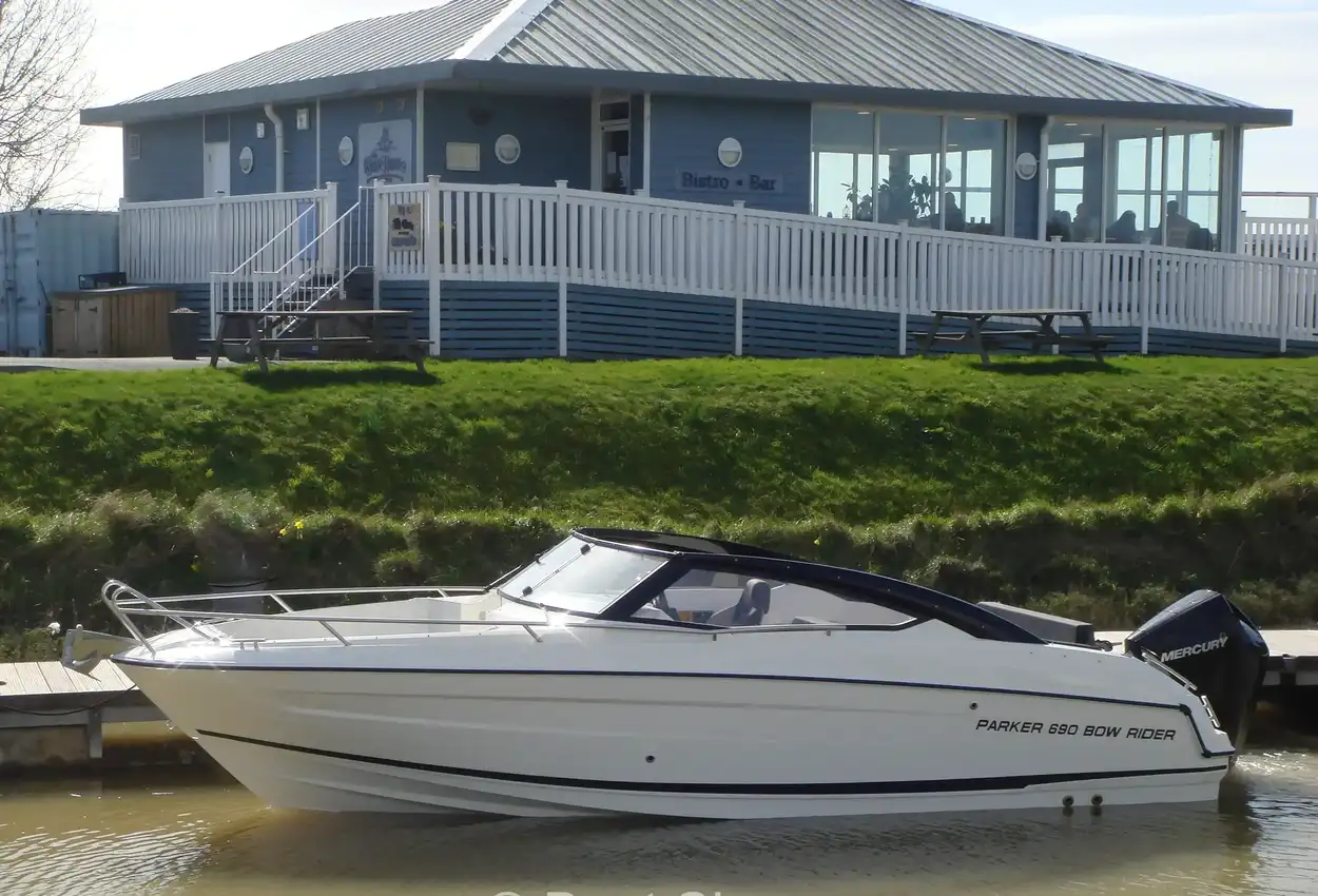 Parker 690 Bowrider